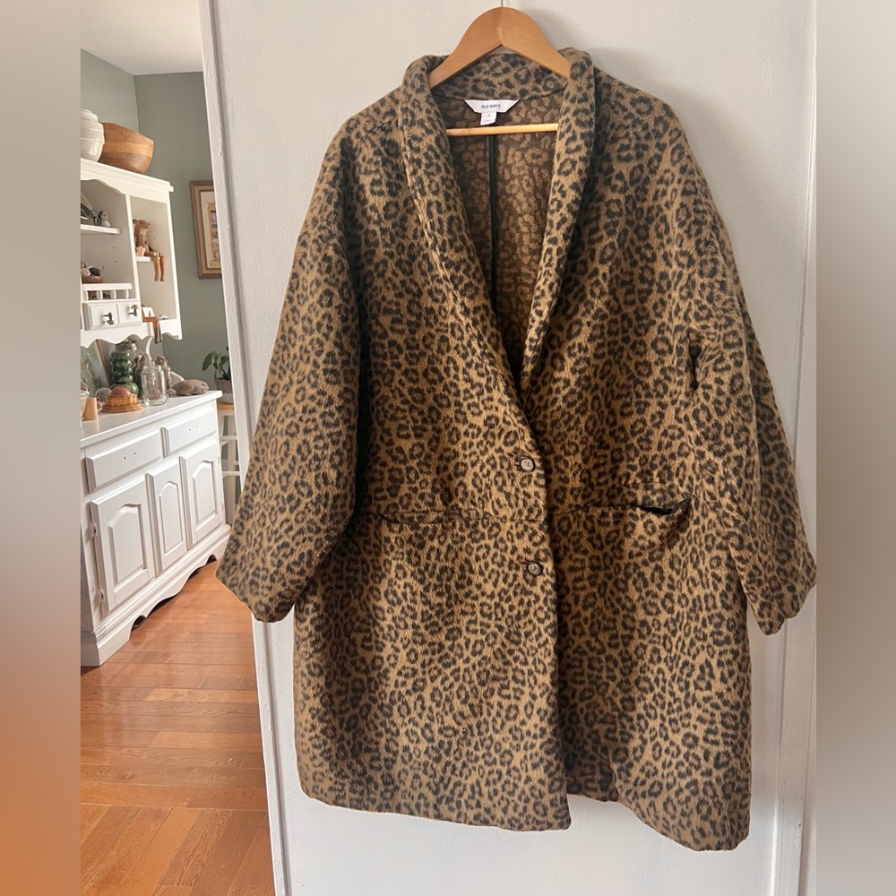 Old Navy Women's Brown Leopard Teddy Jacket